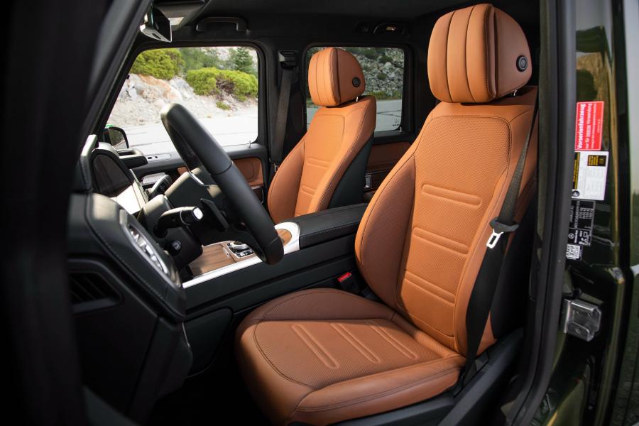Интерьер Mercedes-Benz G550 (W463) 2018 года  (NA) (фото 26 из 47)